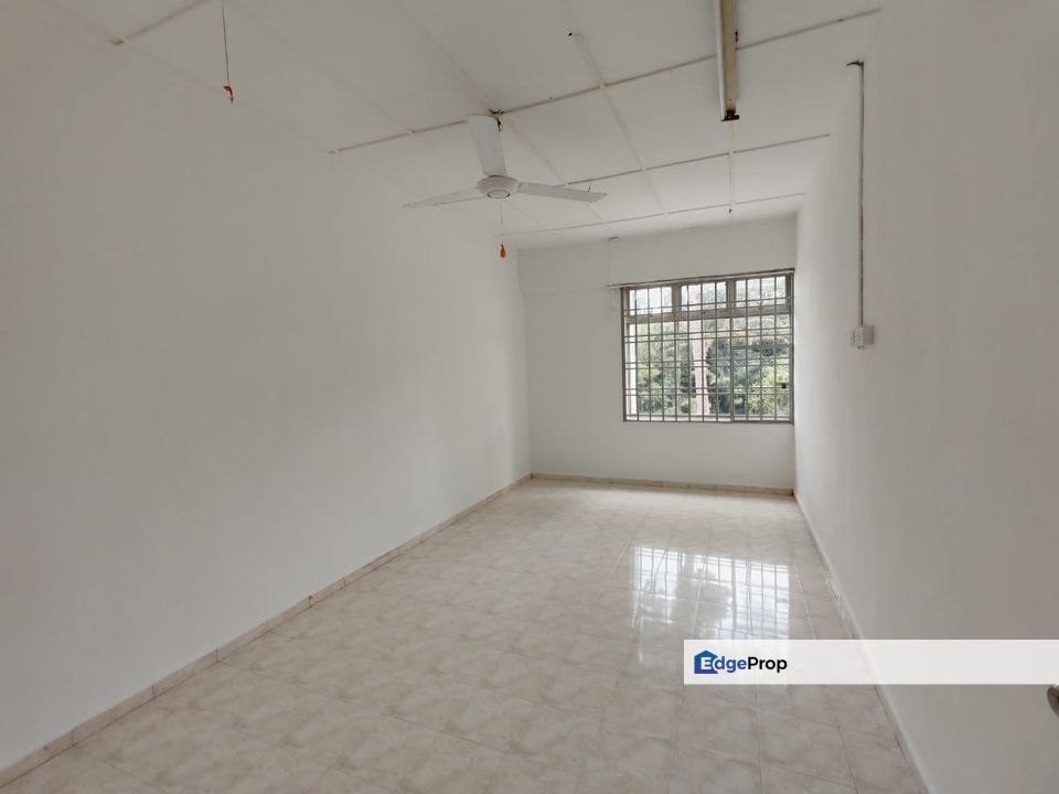 Kulai / Saleng / Jalan Jambu 1 / Double Storey Shoplot Unblock View , Johor, Kulai