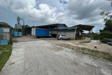 Kulai, / Kelapa Sawit / Open Shed factory /No CCC