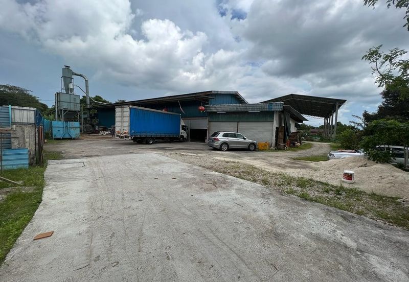 Kulai, / Kelapa Sawit / Open Shed factory /No CCC