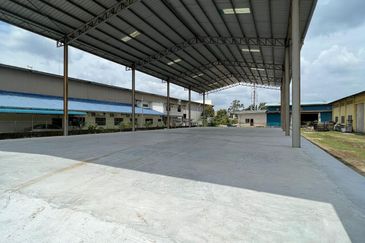 Kulai, / Kelapa Sawit / Open Shed factory /No CCC