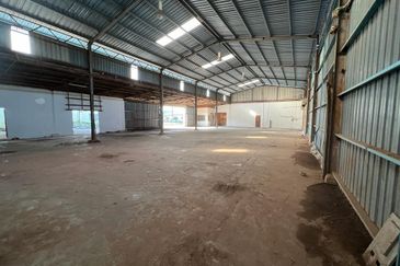 Kulai / Kelapa Sawit / enclosed detached  Factory / No CCC