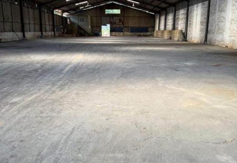 Kulai / Jalan Sengkang / 3 Blok of Warehouse / Factory / 