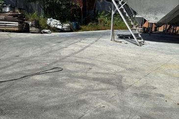 Kulai / Jalan Sengkang / 3 Blok of Warehouse / Factory / 