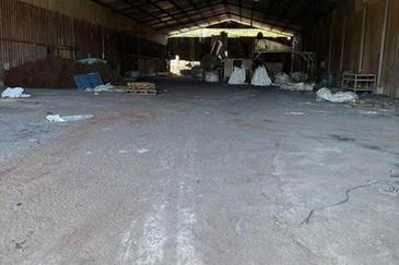 Kulai / Jalan Sengkang / 3 Blok of Warehouse / Factory / 