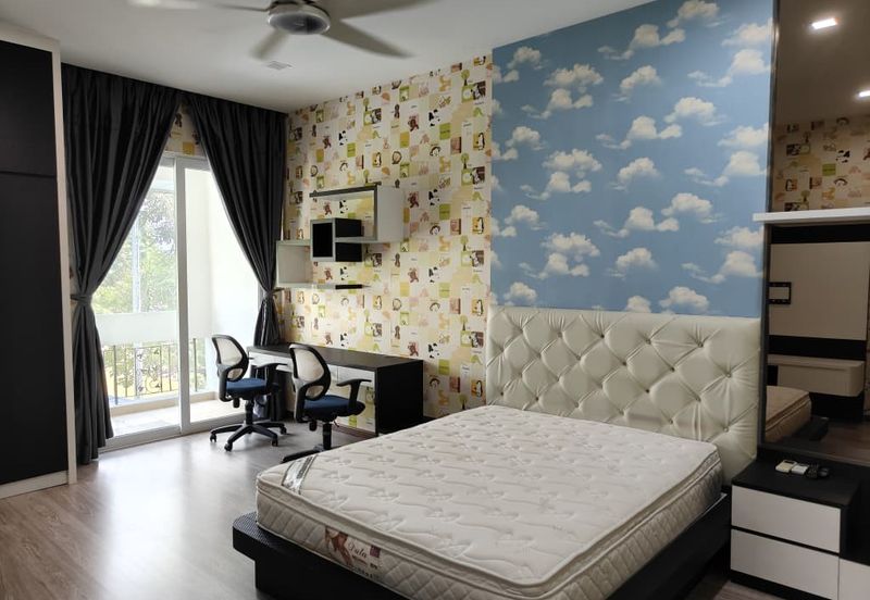  Kulai Bandar Putra / Jalan indah / Gate C Double Storey Semi D 