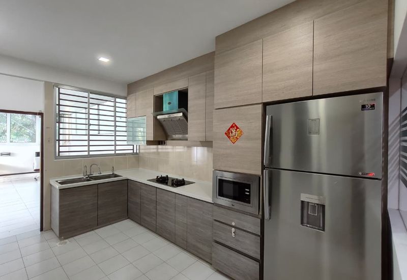  Kulai Bandar Putra / Jalan indah / Gate C Double Storey Semi D 