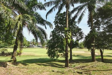  Kulai Bandar Putra / Jalan indah / Gate C Double Storey Semi D 