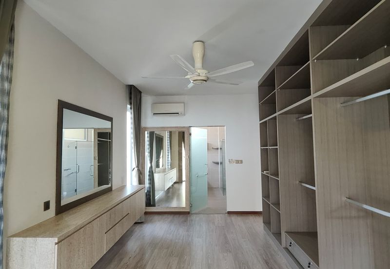  Kulai Bandar Putra / Jalan indah / Gate C Double Storey Semi D 
