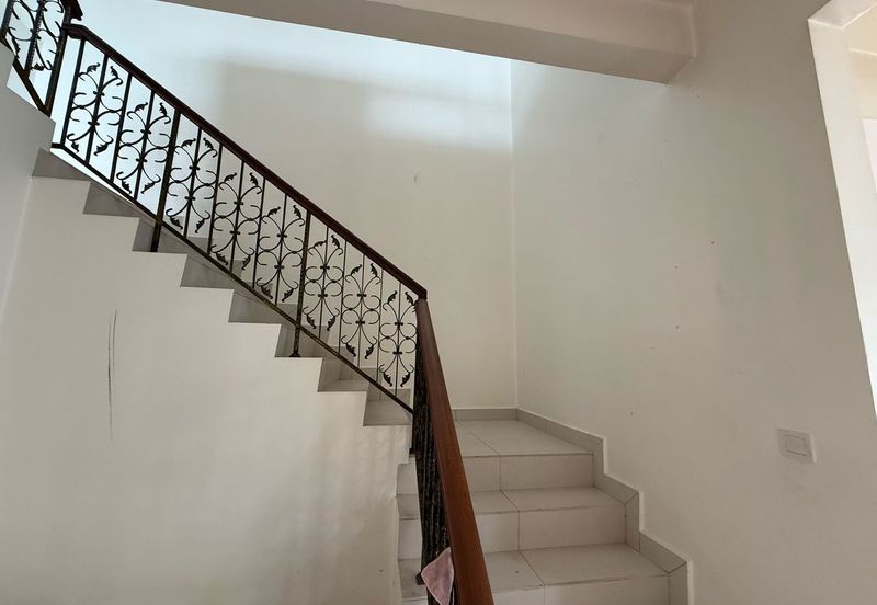 Kulai / Bandar Putra /  IOI Palm Villa Gate C / Double Storey Semi-D House 