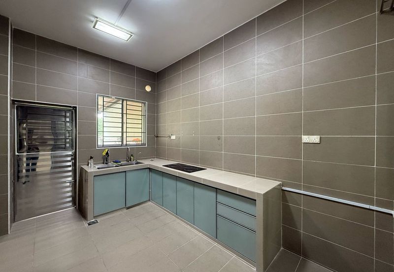 Kulai / Bandar Putra /  IOI Palm Villa Gate C / Double Storey Semi-D House 