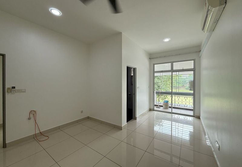 Kulai / Bandar Putra /  IOI Palm Villa Gate C / Double Storey Semi-D House 