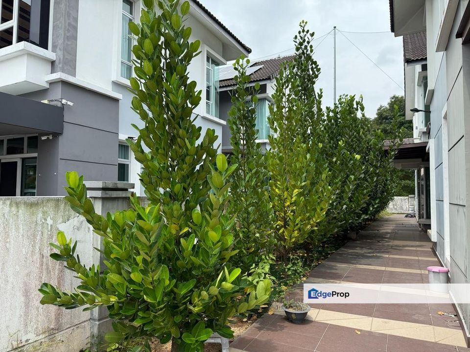 Kulai / Bandar Putra /  IOI Palm Villa Gate C / Double Storey Semi-D House , Johor, Kulai