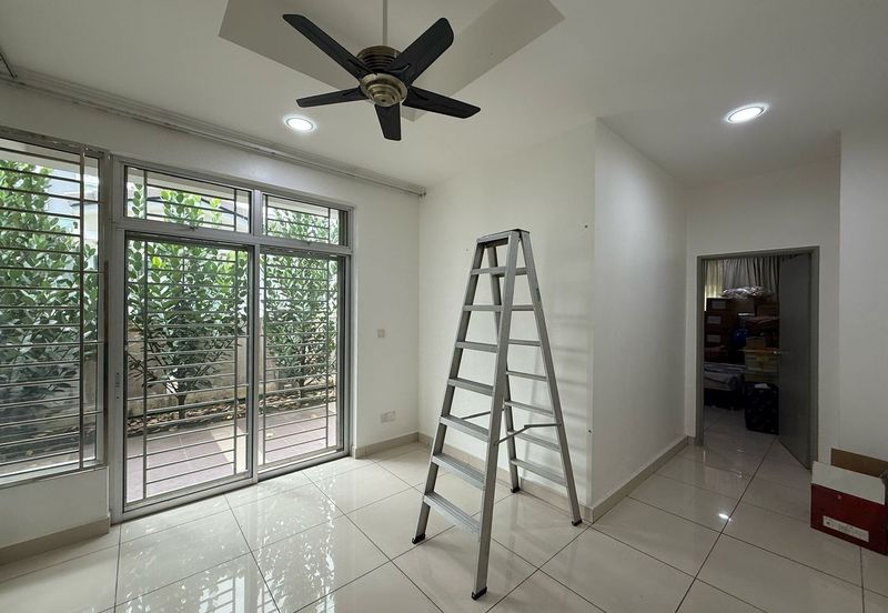 Kulai / Bandar Putra /  IOI Palm Villa Gate C / Double Storey Semi-D House 