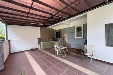 Kulai / Bandar Putra /  IOI Palm Villa Gate C / Double Storey Semi-D House 