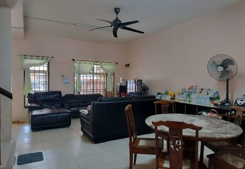 Skudai / Taman Impian Skudai / Jalan Impian /Double Storey House Original unit 