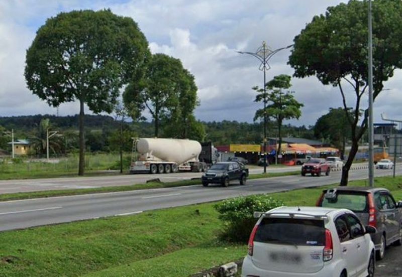 Kulai / Senai / Taman Senai Utama / 3 Storey Shoplot / Facing Main Road