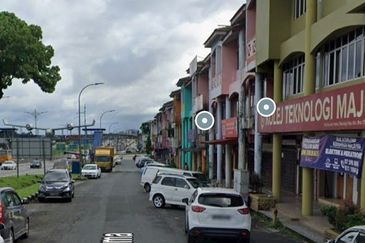 Kulai / Senai / Taman Senai Utama / 3 Storey Shoplot / Facing Main Road