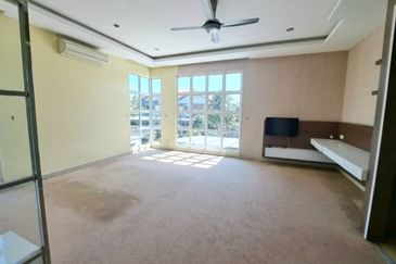 Skudai / Taman Sutera Utama / Jalan Sutera Chengal / Double Storey Semi Detached