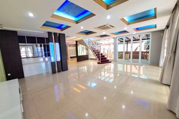 Skudai / Taman Sutera Utama / Jalan Sutera Chengal / Double Storey Semi Detached