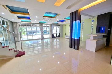 Skudai / Taman Sutera Utama / Jalan Sutera Chengal / Double Storey Semi Detached