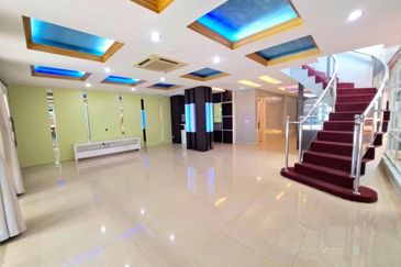 Skudai / Taman Sutera Utama / Jalan Sutera Chengal / Double Storey Semi Detached