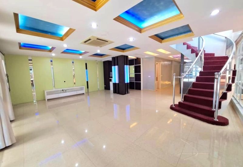 Skudai / Taman Sutera Utama / Jalan Sutera Chengal / Double Storey Semi Detached