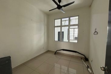 Skudai / Jalan Taman mutiara Utama 7 / Double Storey House 