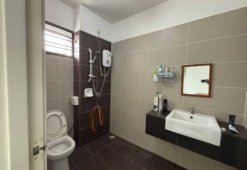 Skudai / Jalan Taman mutiara Utama 7 / Double Storey House 