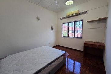 Skudai /  Tun Aminah /  Taman Tasek / Jalan Danau / Double Storey Semi D