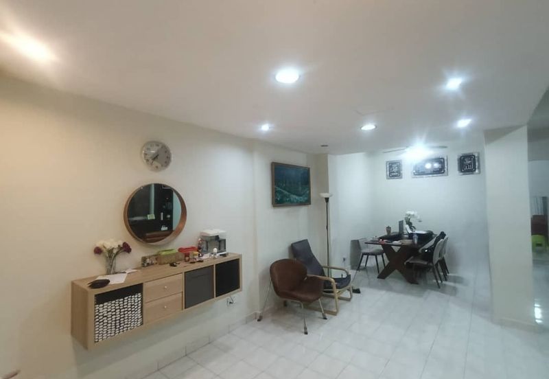 Kulai Bandar Putra / Jalan Enggang / Double Storey Terrace House