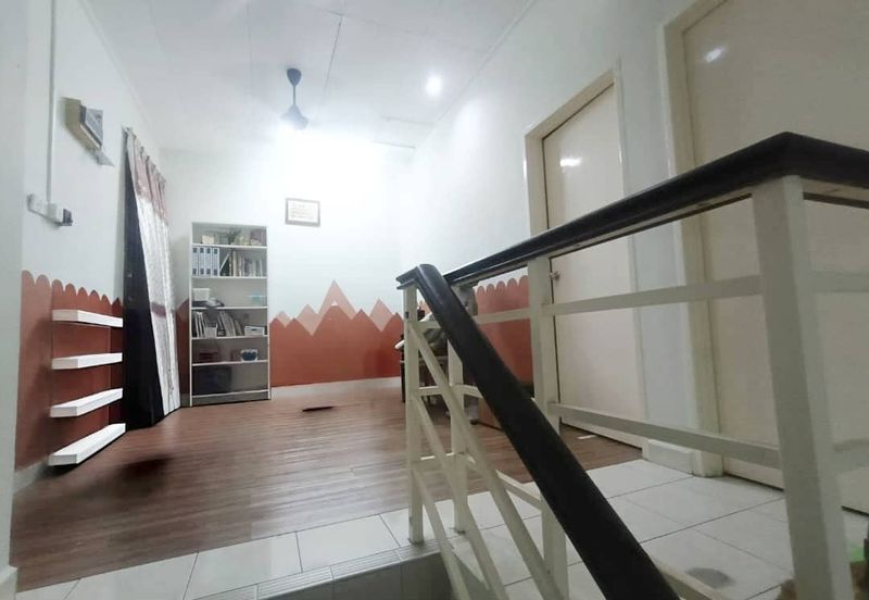 Kulai Bandar Putra / Jalan Enggang / Double Storey Terrace House