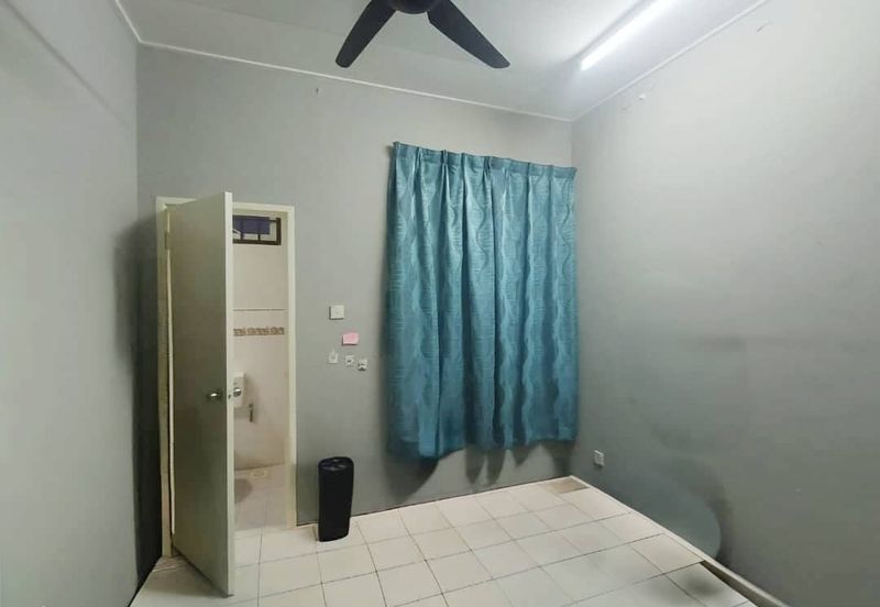 Kulai Bandar Putra / Jalan Enggang / Double Storey Terrace House