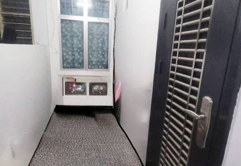 Kulai Bandar Putra / Jalan Enggang / Double Storey Terrace House