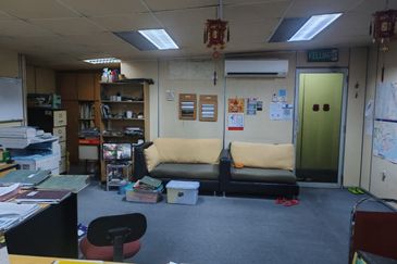 Johor Bahru/ Taman Mount Austin / Single Storey Factory