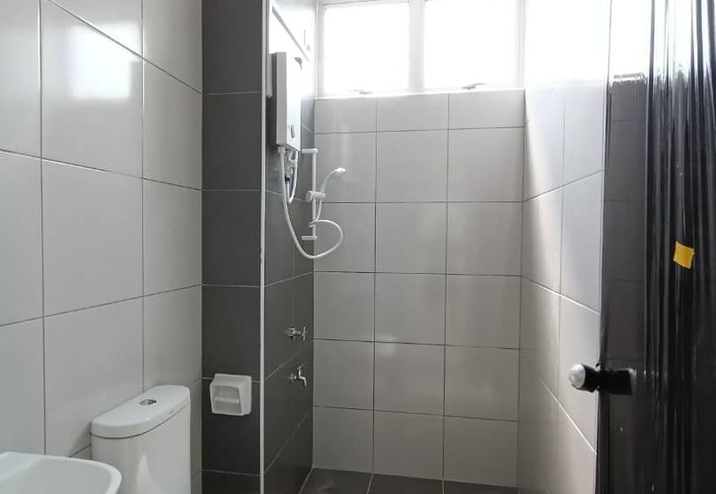 Kulai Bandar Putra / Jalan Bayan 3 / Brand New Single Storey House 