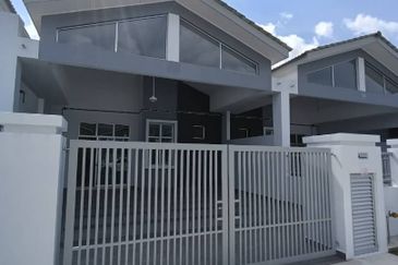 Kulai Bandar Putra / Jalan Bayan 3 / Brand New Single Storey House 