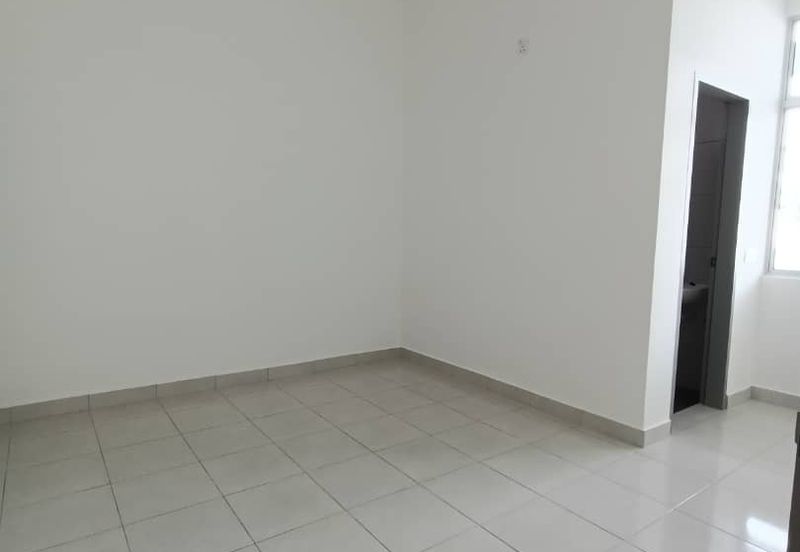 Kulai Bandar Putra / Jalan Bayan 3 / Brand New Single Storey House 