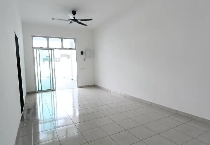 Kulai Bandar Putra / Jalan Bayan 3 / Brand New Single Storey House 