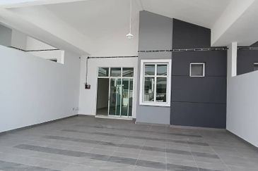 Kulai Bandar Putra / Jalan Bayan 3 / Brand New Single Storey House 