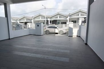 Kulai Bandar Putra / Jalan Bayan 3 / Brand New Single Storey House 