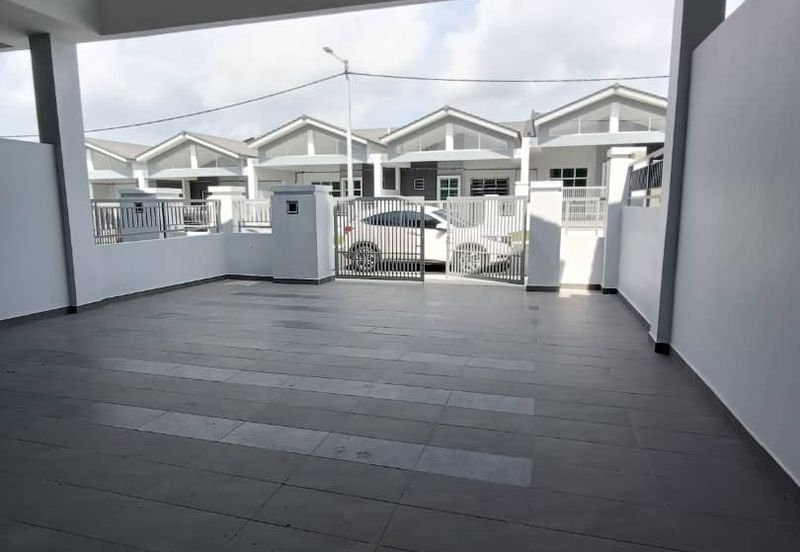 Kulai Bandar Putra / Jalan Bayan 3 / Brand New Single Storey House 