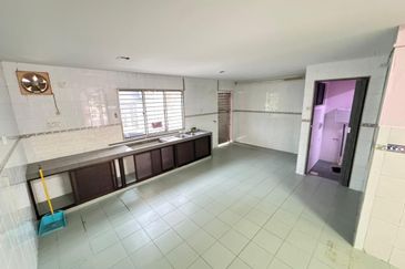 Kulai Saleng / Tamam Muhibbah / Jalan Jambu / 2 Storey Terrace House Renovated unit