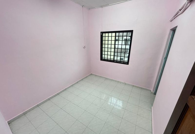 Kulai Saleng / Tamam Muhibbah / Jalan Jambu / 2 Storey Terrace House Renovated unit