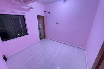 Kulai Saleng / Tamam Muhibbah / Jalan Jambu / 2 Storey Terrace House Renovated unit