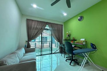 Iskandar Puteri / Taman Nusa Idaman / Double Storey Semi Detached House