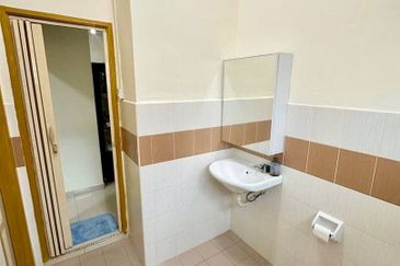 Iskandar Puteri / Taman Nusa Idaman / Double Storey Semi Detached House