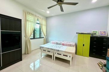 Iskandar Puteri / Taman Nusa Idaman / Double Storey Semi Detached House