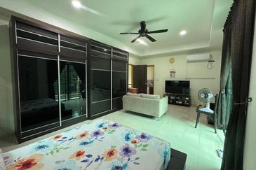 Iskandar Puteri / Taman Nusa Idaman / Double Storey Semi Detached House