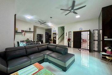 Iskandar Puteri / Taman Nusa Idaman / Double Storey Semi Detached House