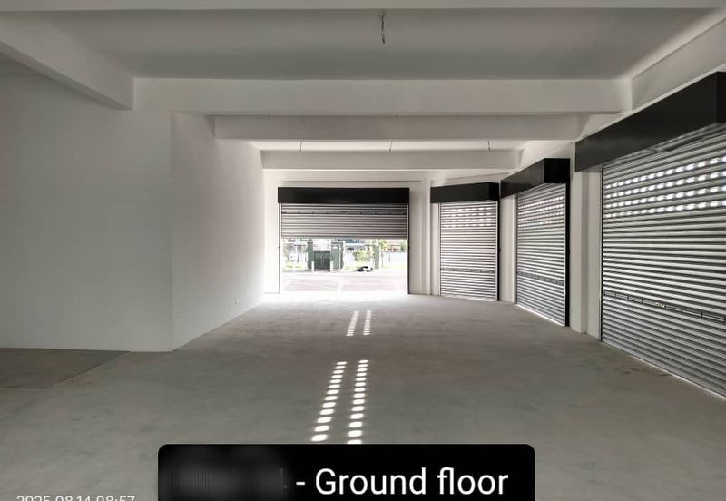 Kulai/Bandar Indahpura / Jalan Kiambang /Vervocity Commercial Hub /3 Storey Shop  Corner Unit Facing Mainroad